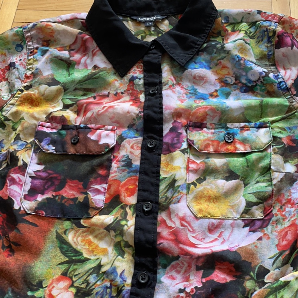 ❌SOLD❌Colourful Button front blouse - Picture 2 of 6